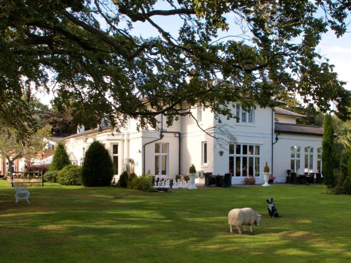 Wrexham Llyndir Hall Hotel, BW Signature Collection Chester Eksteriør billede